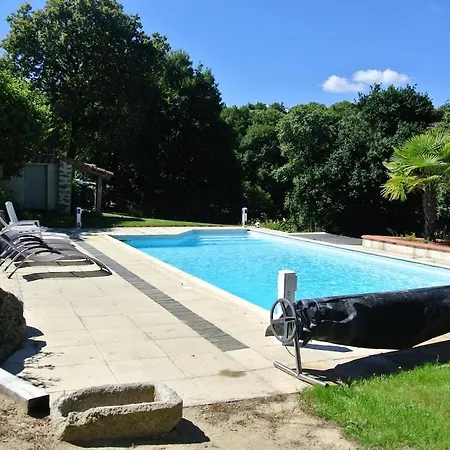 Hébergement de vacances Pmr 8 Personnes, Piscine, 15 Min Puy Dufou Les Herbiers